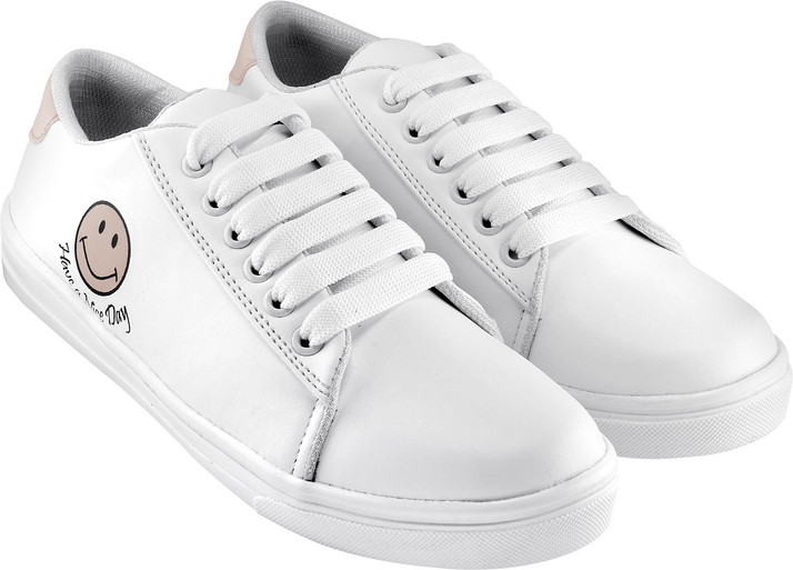 white shoes for girls in flipkart