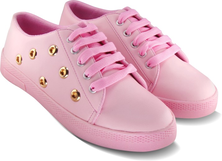 stylish shoes of girls