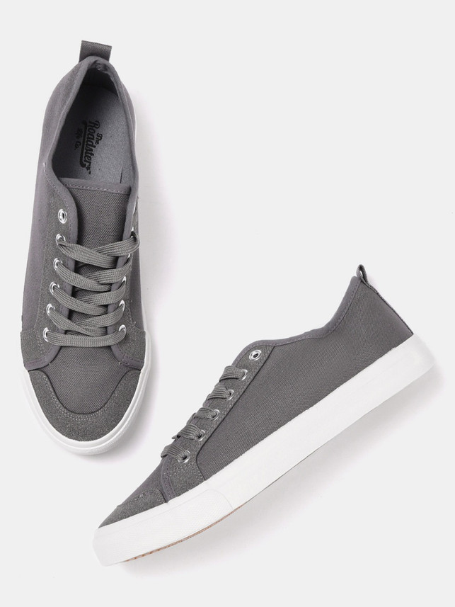 roadster sneakers flipkart