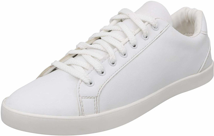 sneakers flipkart