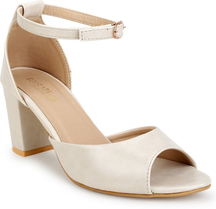 white heels flipkart