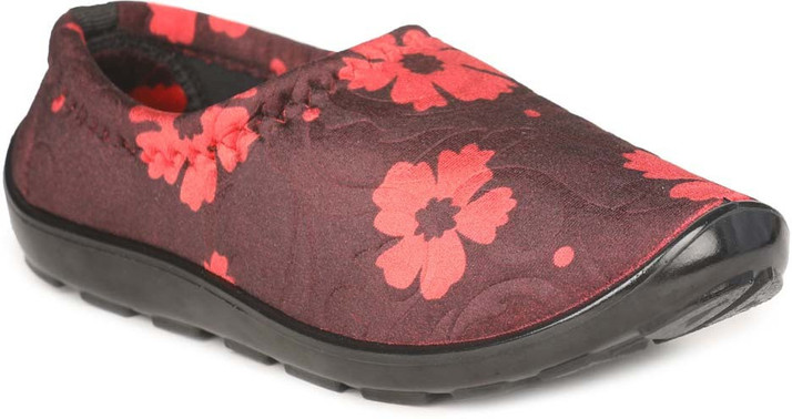 paragon canvas shoes price