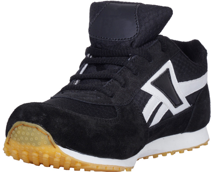 z black sports shoes
