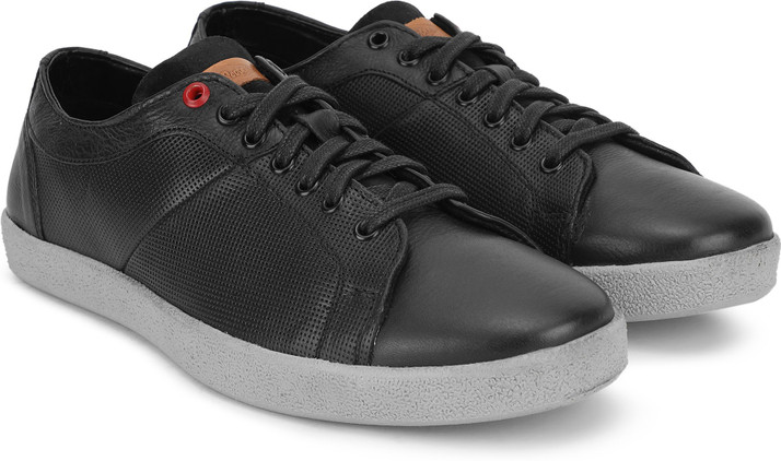 lee cooper sneakers flipkart