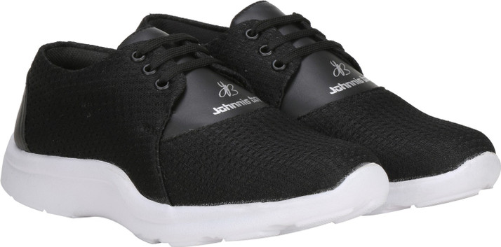 boys black gym shoes