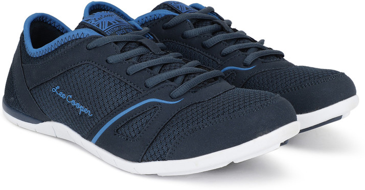 lee cooper walking shoes
