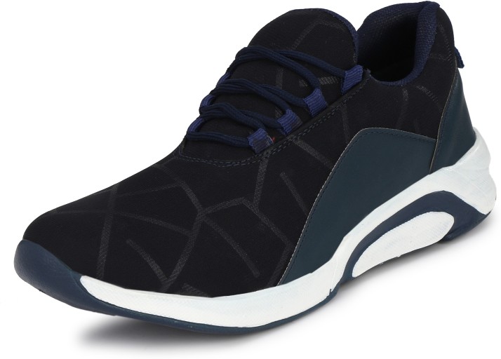 running shoes on flipkart