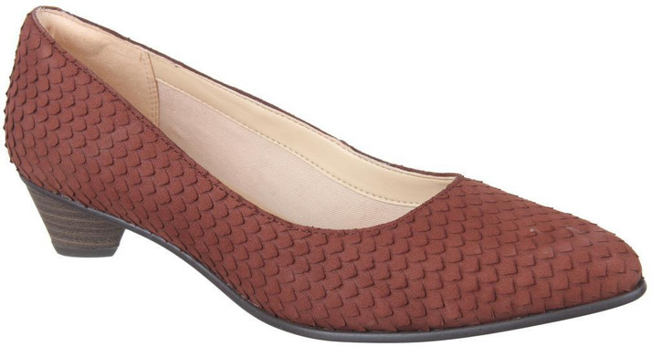 clarks heels brown