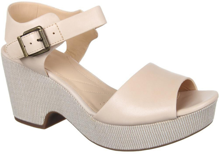 clarks beige heels