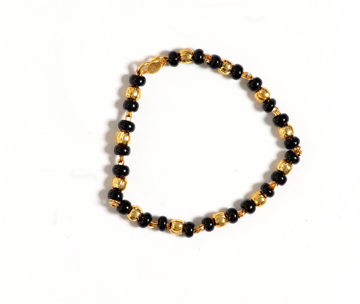 nazariya bracelet for ladies in gold