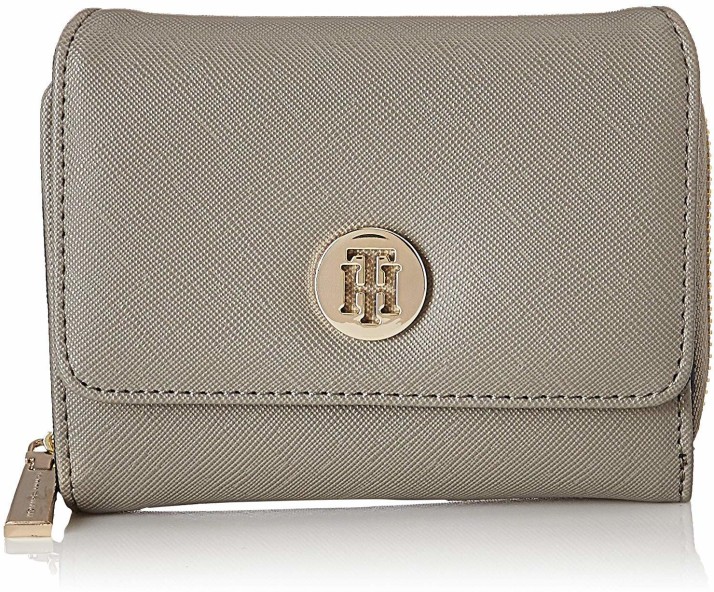 tommy hilfiger women's wallet price