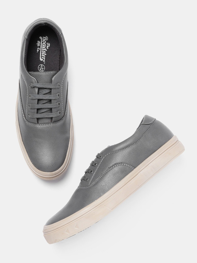 roadster sneakers flipkart