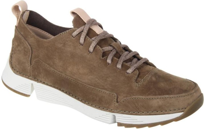 best clarks shoes for walking