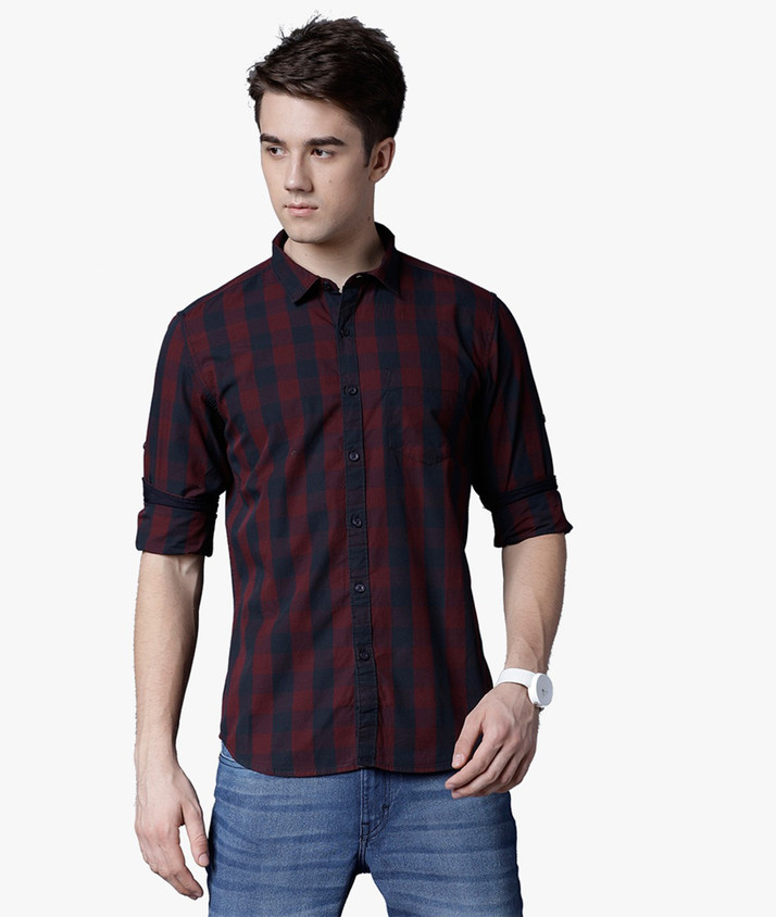 burgundy shirt with jeans