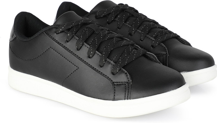 time and tru white shoes