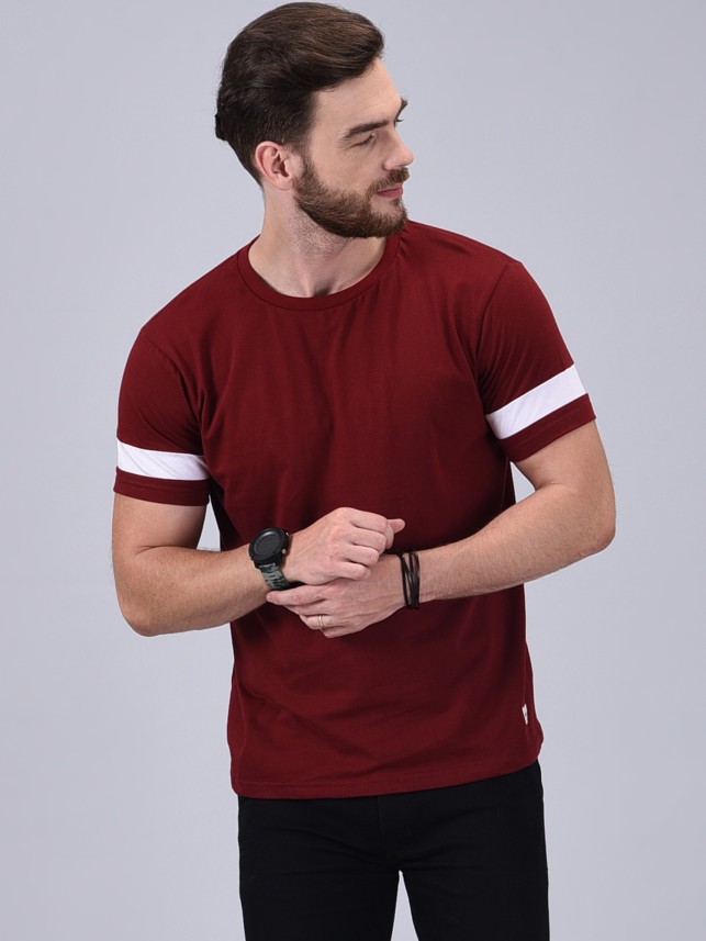 maroon t shirt