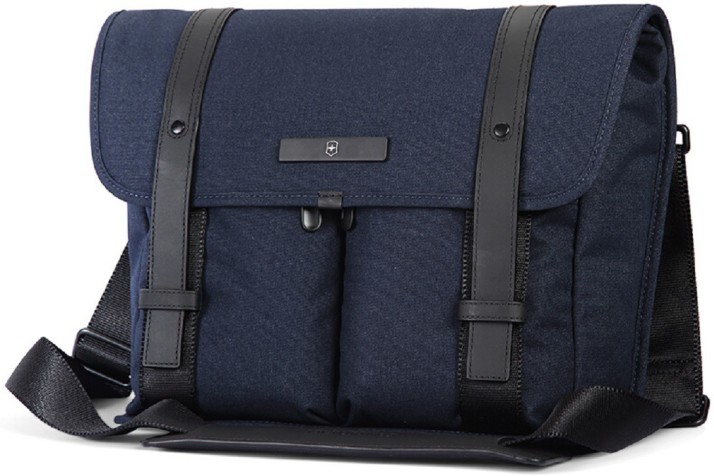 victorinox messenger