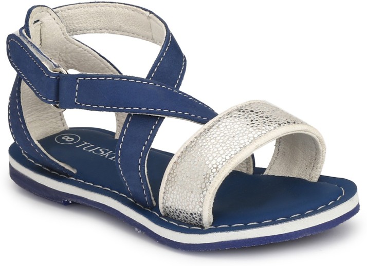sandal for girl flipkart