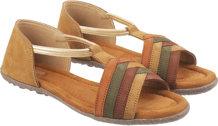 mochi sandals flipkart