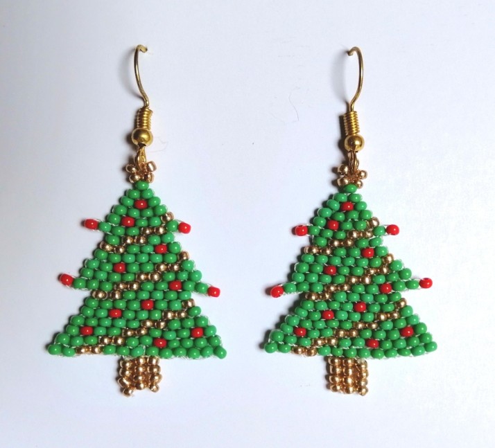 beaded christmas earrings