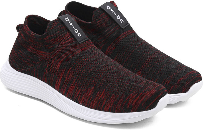 boys laceless running shoes