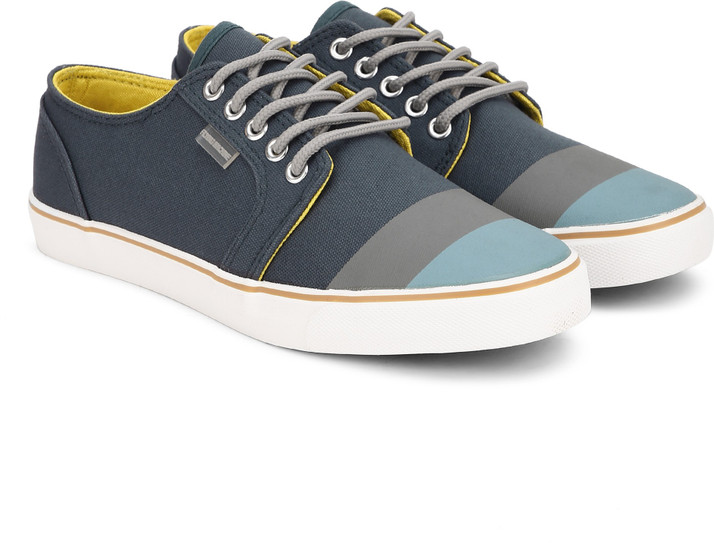 flying machine canvas shoes