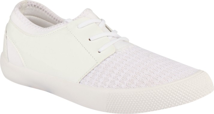 combit white shoes