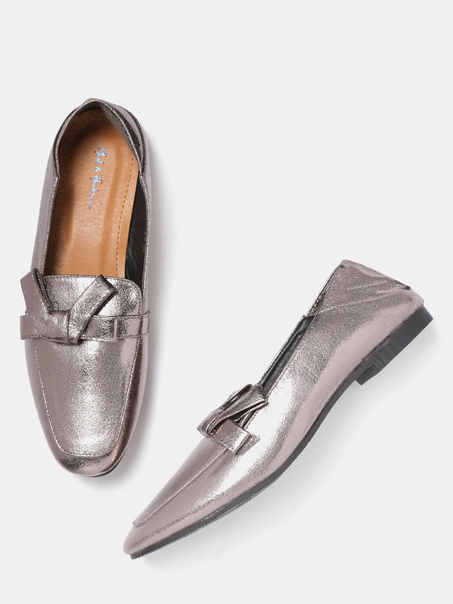 mast and harbour bellies