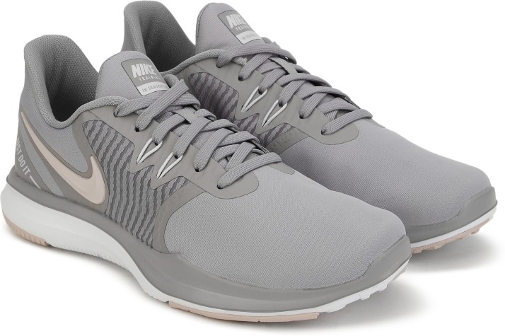 grey nike gym shoes