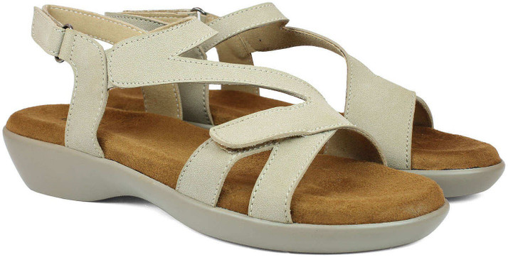 inc 5 sandals flipkart