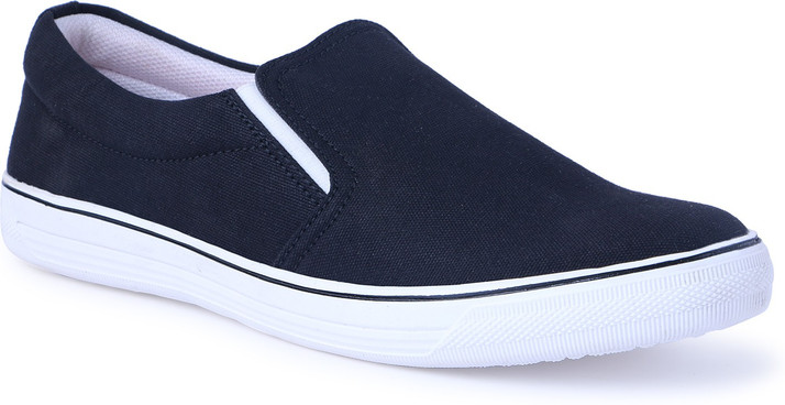 black casual shoes flipkart