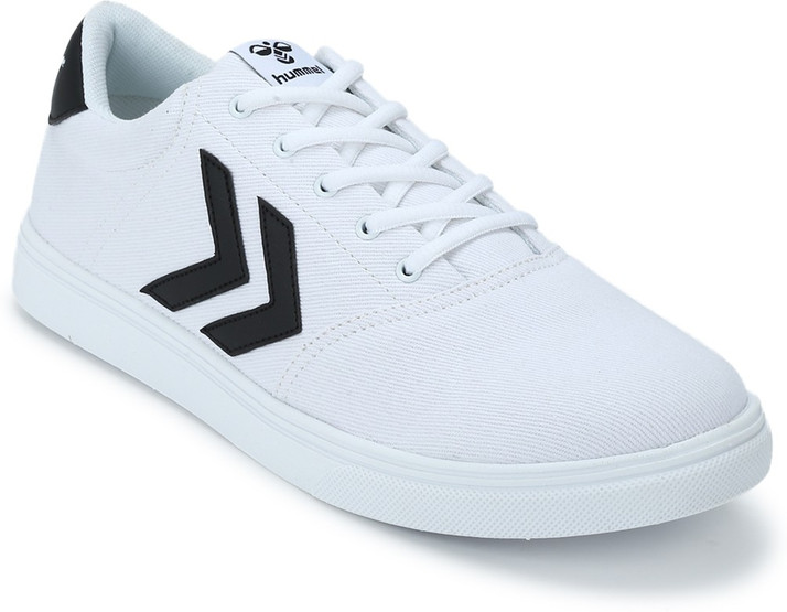 white sneakers flipkart