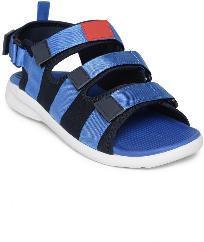 benetton sandals