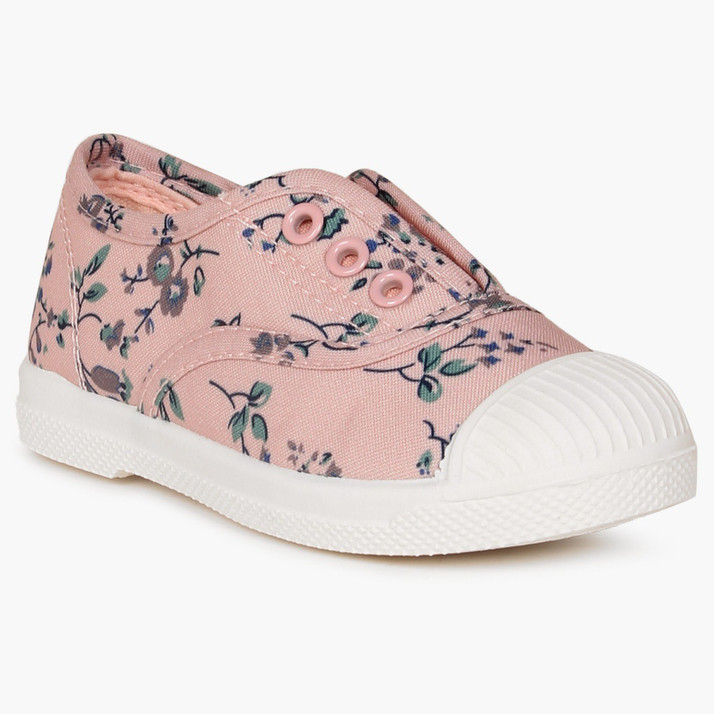 sneakers for girls in flipkart