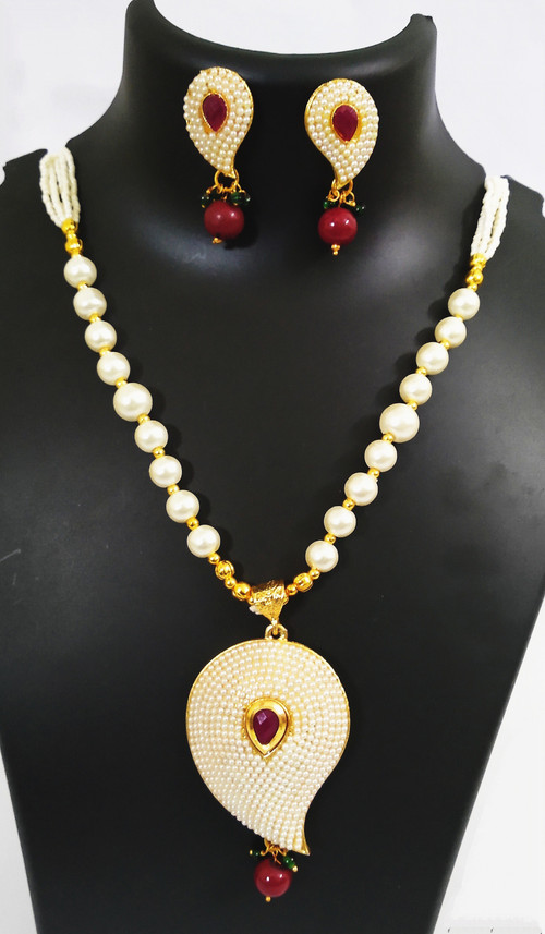 Moti Mala \u0026 Pendant Necklace Set 