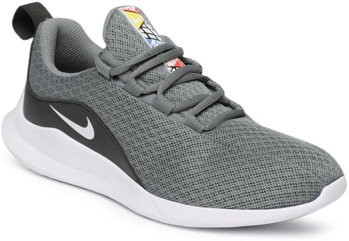nike sneakers flipkart