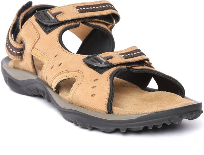 woodland sandal price flipkart