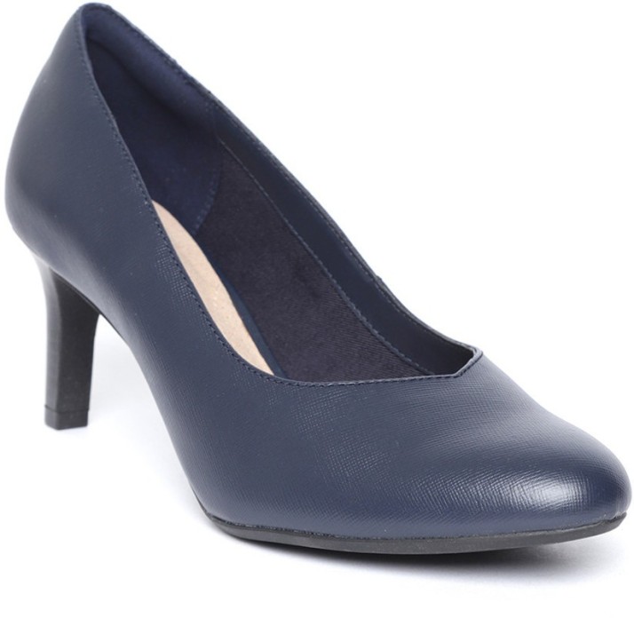 navy heels clarks