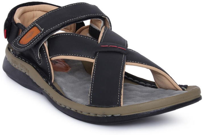 lee cooper leather sandals flipkart