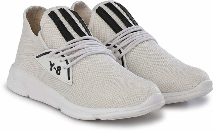 round toe running shoes
