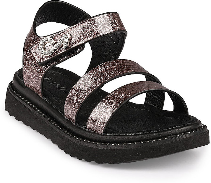 walk trendy sandals