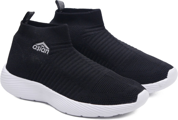 black sports shoes without laces