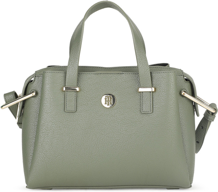 flipkart tommy hilfiger bags