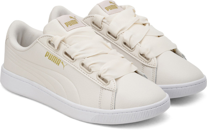 puma women's vikky v2 ribbon p sneakers