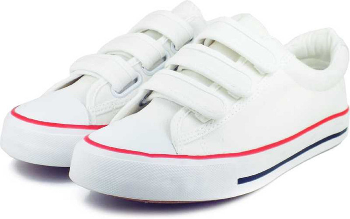 white canvas shoes flipkart