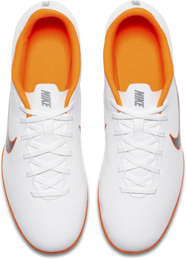 nike white and orange shoes