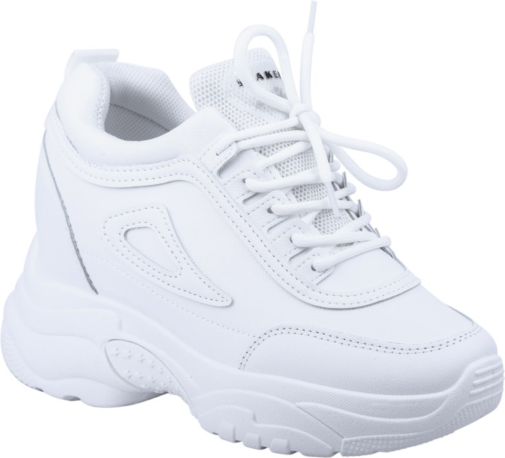 white sports shoes - elgert.co 