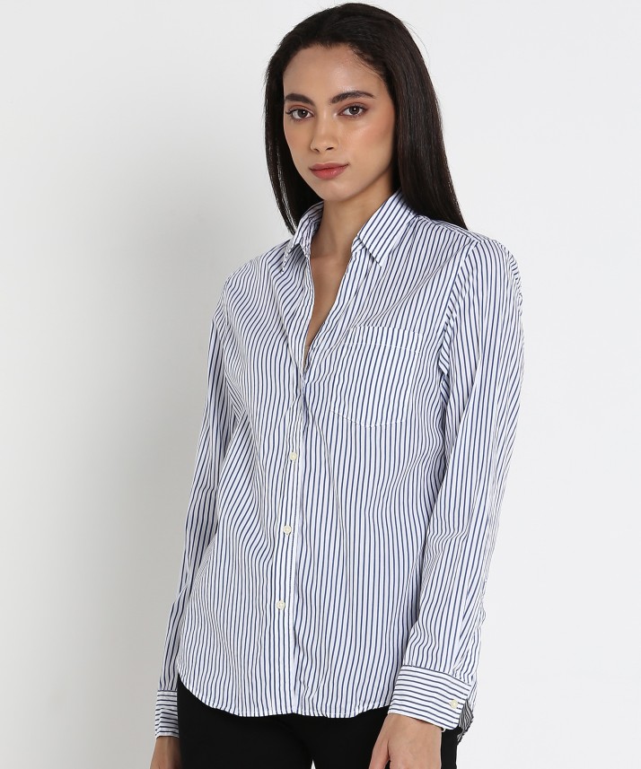 gap blue and white striped shirt