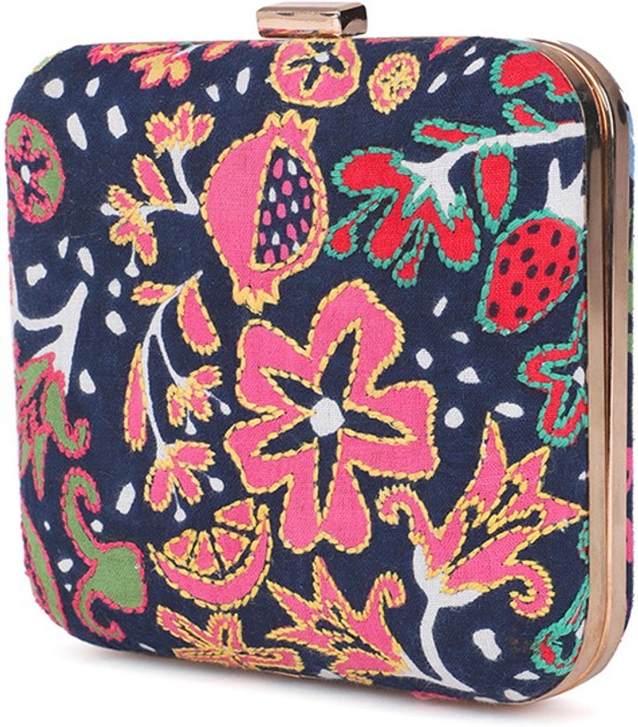 chumbak clutches