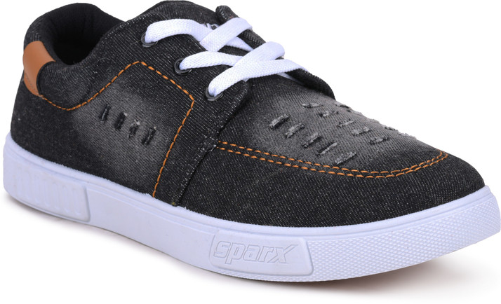 sparx white sneakers flipkart